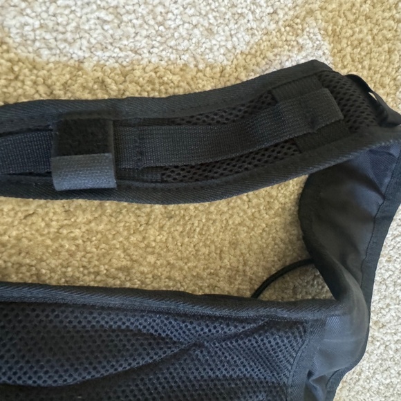 High Sierra 1.5 L Gulp Hydration Pack Running, Skiing, Hiking, Walk (No bladder) - Picture 2 of 5